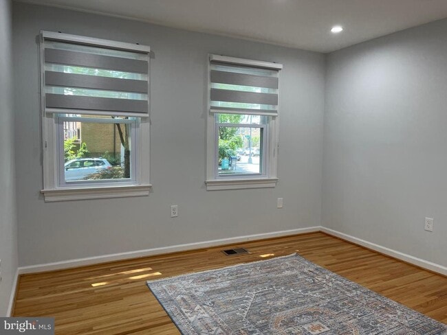 Building Photo - 519 G St SW