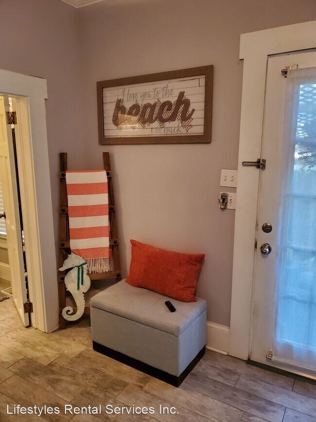 Building Photo - 1 br, 1 bath House - 530 2nd St #1