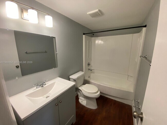 Building Photo - 1045 S Flagler Ave