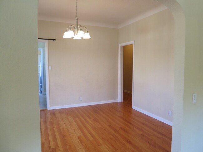 Building Photo - 5105 W 20th St