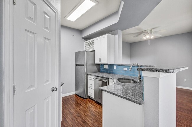 Building Photo - 2320 Gracy Farms Ln