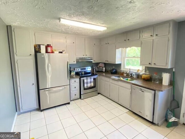 Building Photo - 339 Desiree Dr NW