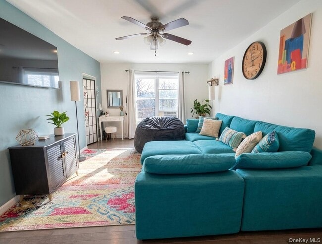 Building Photo - 305 Sixth Ave