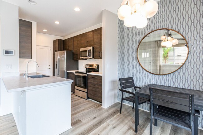 Building Photo - NorthPark 3Bedroom, 2.5 Bathroom SFH