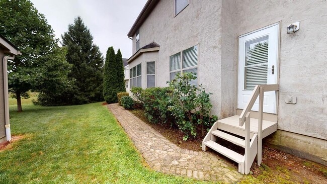 Building Photo - 6498 Ringsend Ct