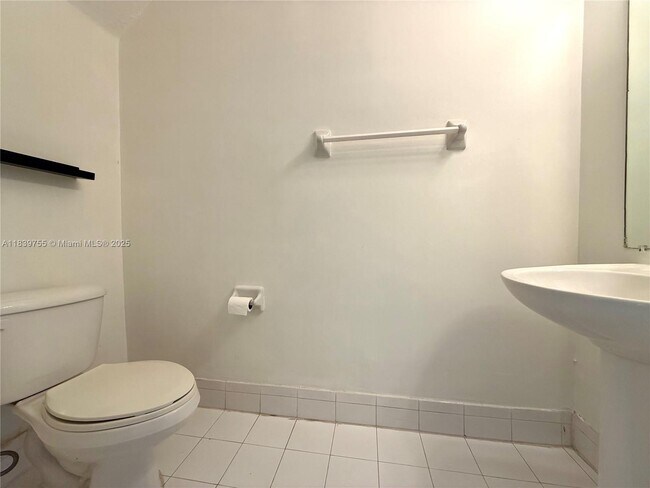 Building Photo - 5670 NW 116th Ave