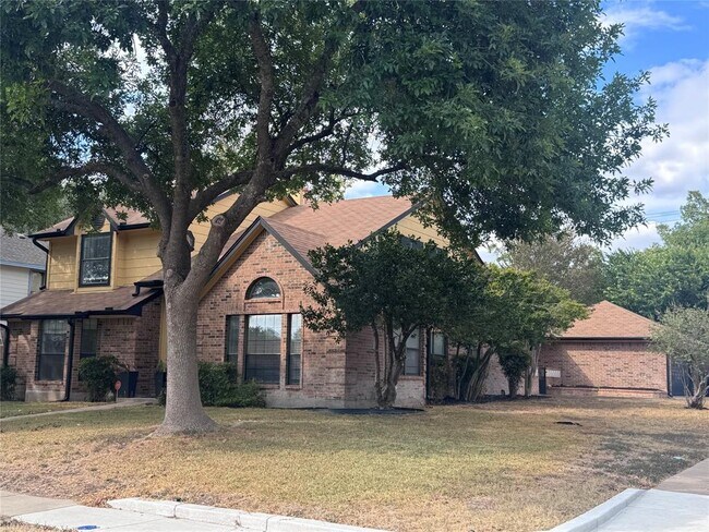 Building Photo - 306 Applewood Dr