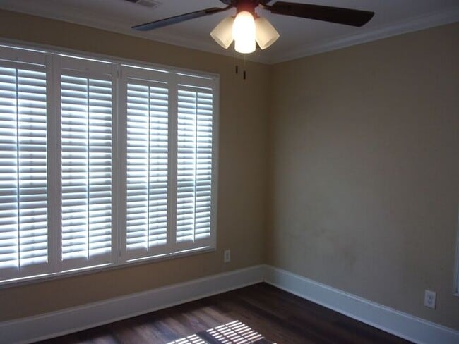 Building Photo - Beautiful Brick Ranch Home on a Large Lot