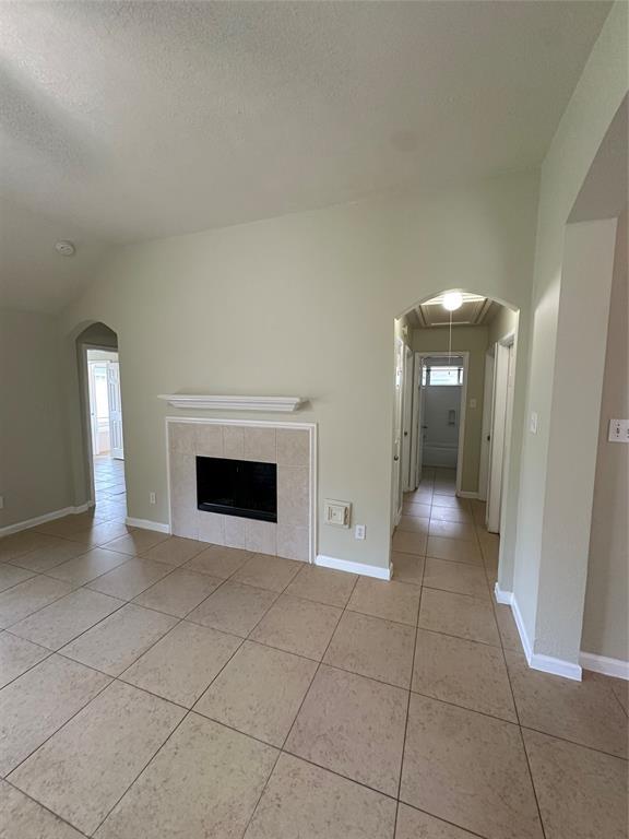 Building Photo - 19119 Field Cottage Ln