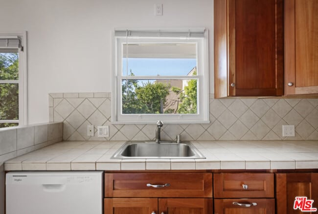 Building Photo - 1009 S Bedford St