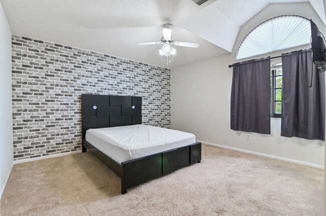 Building Photo - 10297 Hidden Springs Ct