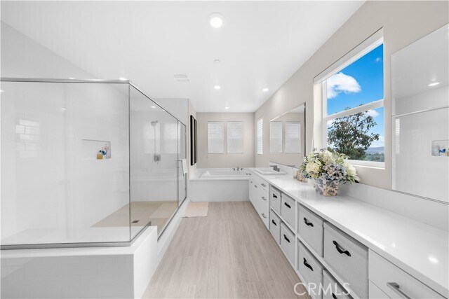 Building Photo - 545 Serrano Summit Dr