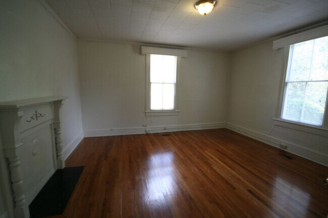 Building Photo - Perfect 3BR Home by Duke - All Appliances ...
