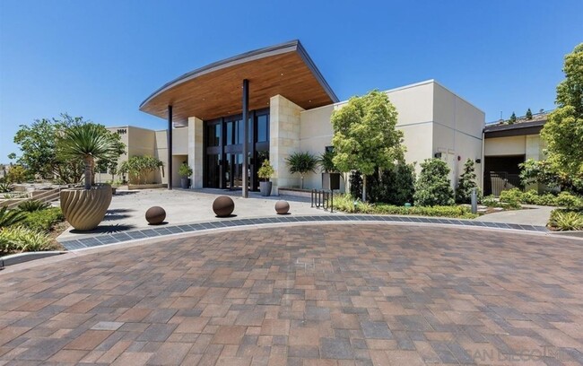 Building Photo - 2714 Everly Dr