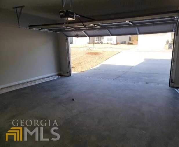 Building Photo - 275 S Ridge