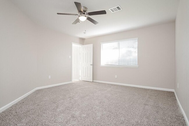 Building Photo - 2631 Dawn Star Dr
