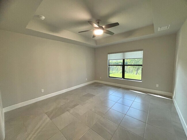 Building Photo - Modern 3 Bed, 2 Bath Home with Stylish Upg...