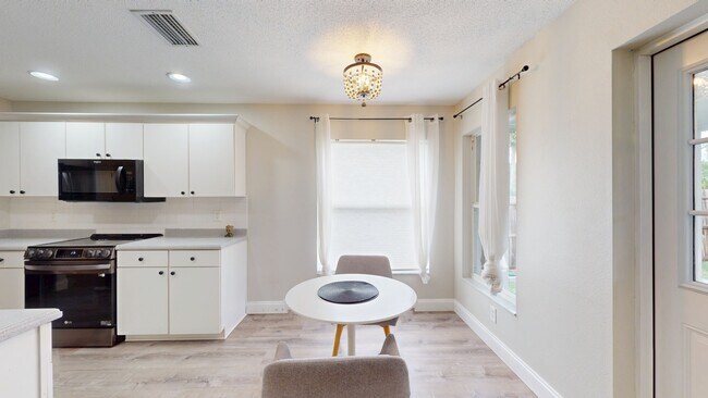 Building Photo - 4026 Banbury Cir