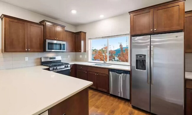 Building Photo - 459 NE Patricia Ann Pl