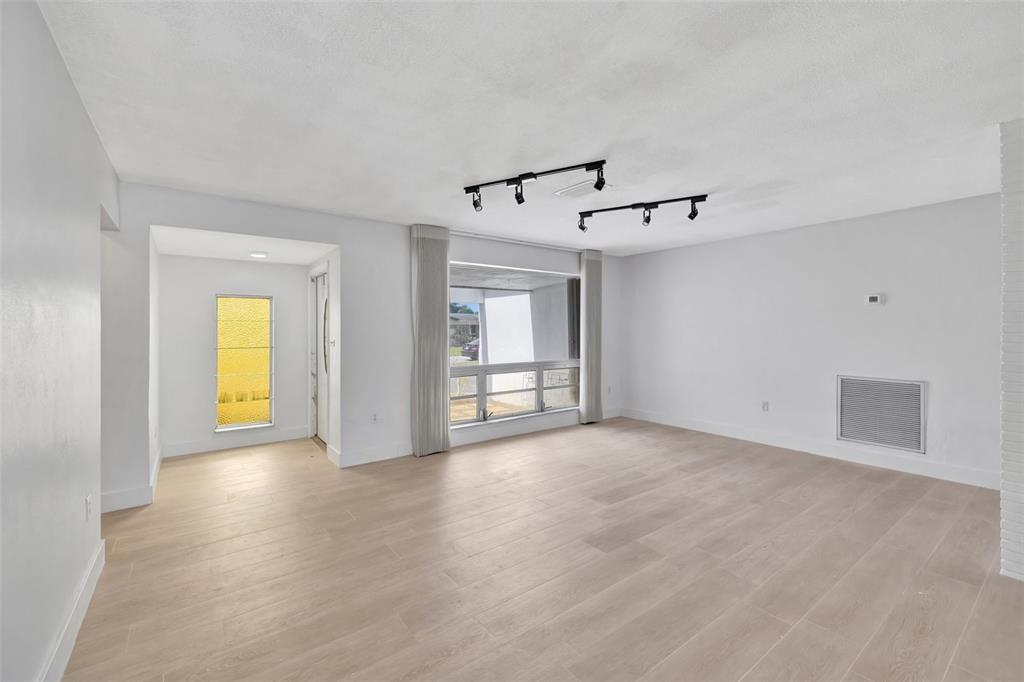 Building Photo - 9121 SW 54th Pl