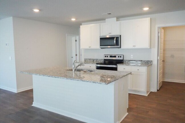 Building Photo - 491 Coconut Dr
