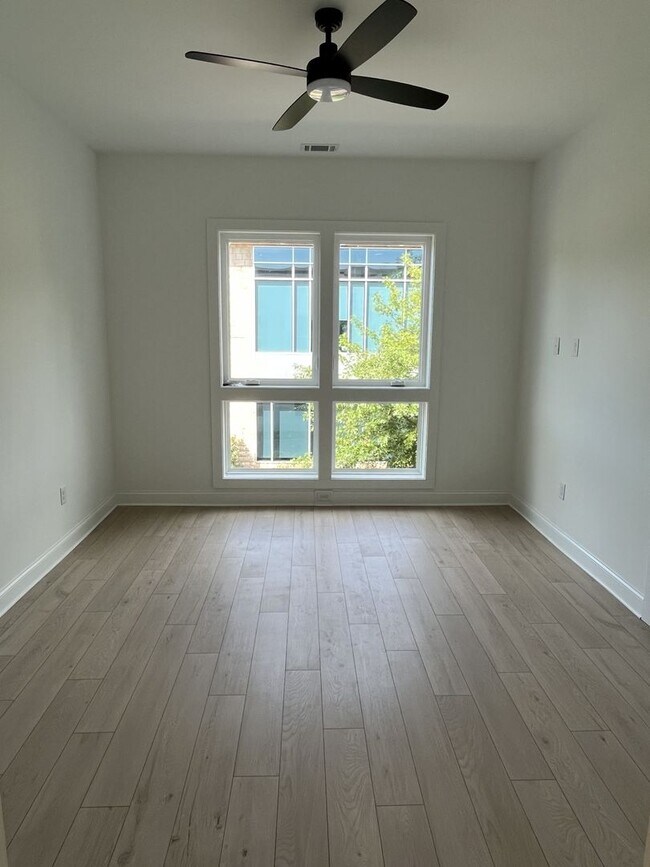 Building Photo - Brand New 2 Bed Condo in Cornelius