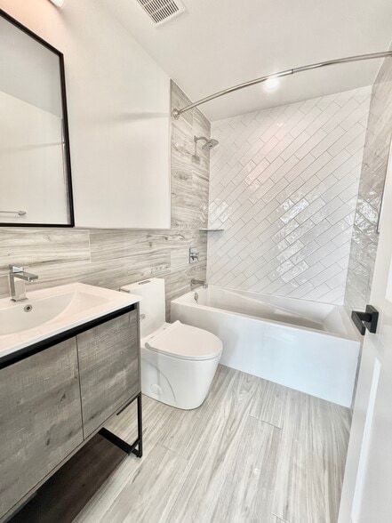 Building Photo - 1843 Hartranft St