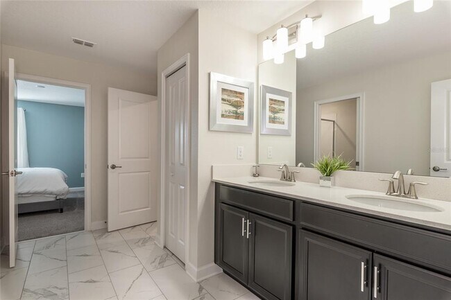 Building Photo - 1525 Flange Dr