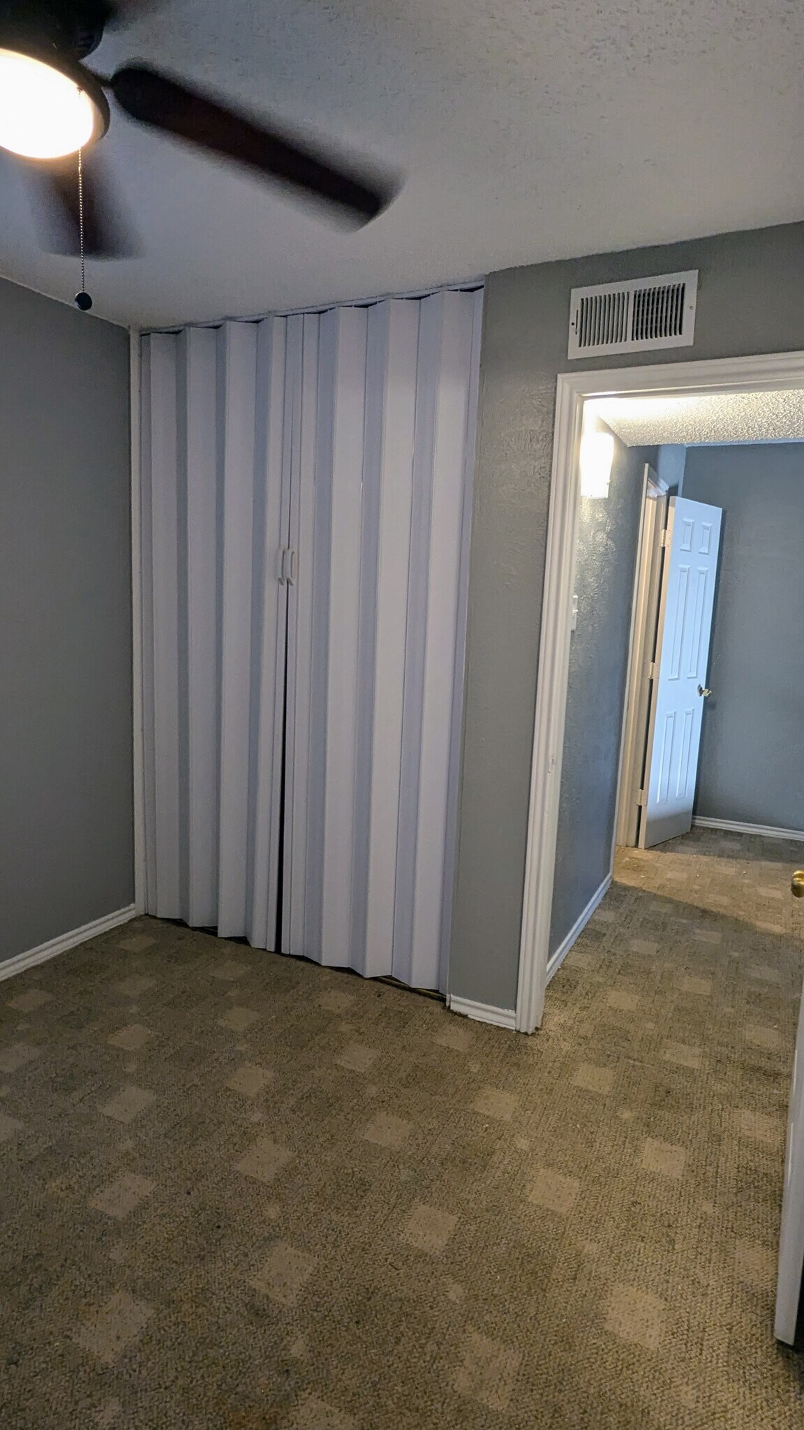 Building Photo - 1003 Vedral Pl