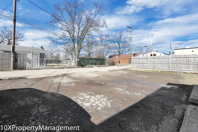 Building Photo - 3257 Cleveland Ave