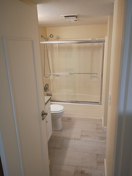 Building Photo - 601 1st St S