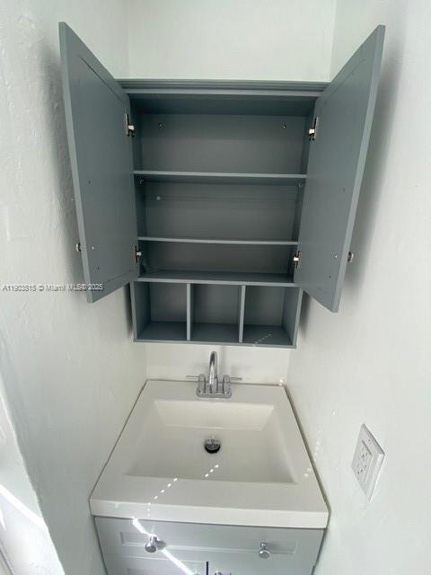 Building Photo - 119 Menores Ave