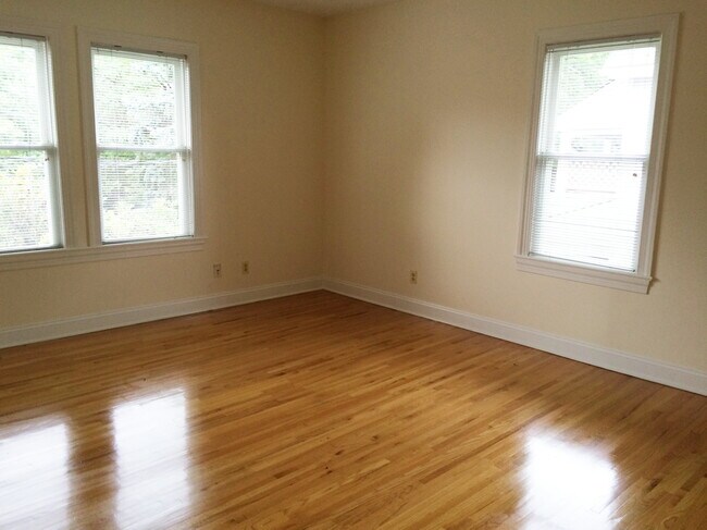 Bedroom - 54 Franklin Pl