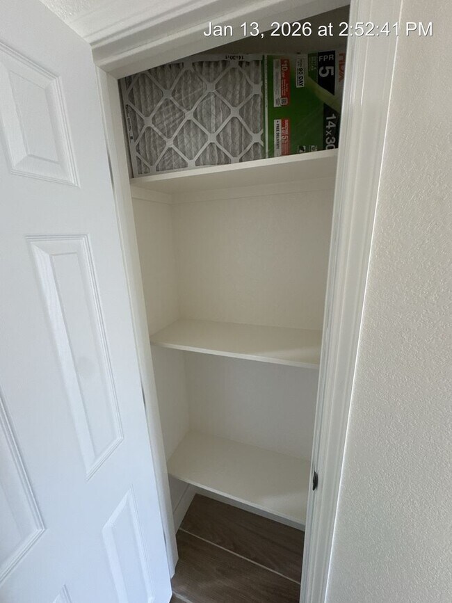 Building Photo - Charming Home Available Now!!