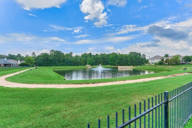 Building Photo - 8007 N Tarrytown Crossing Dr
