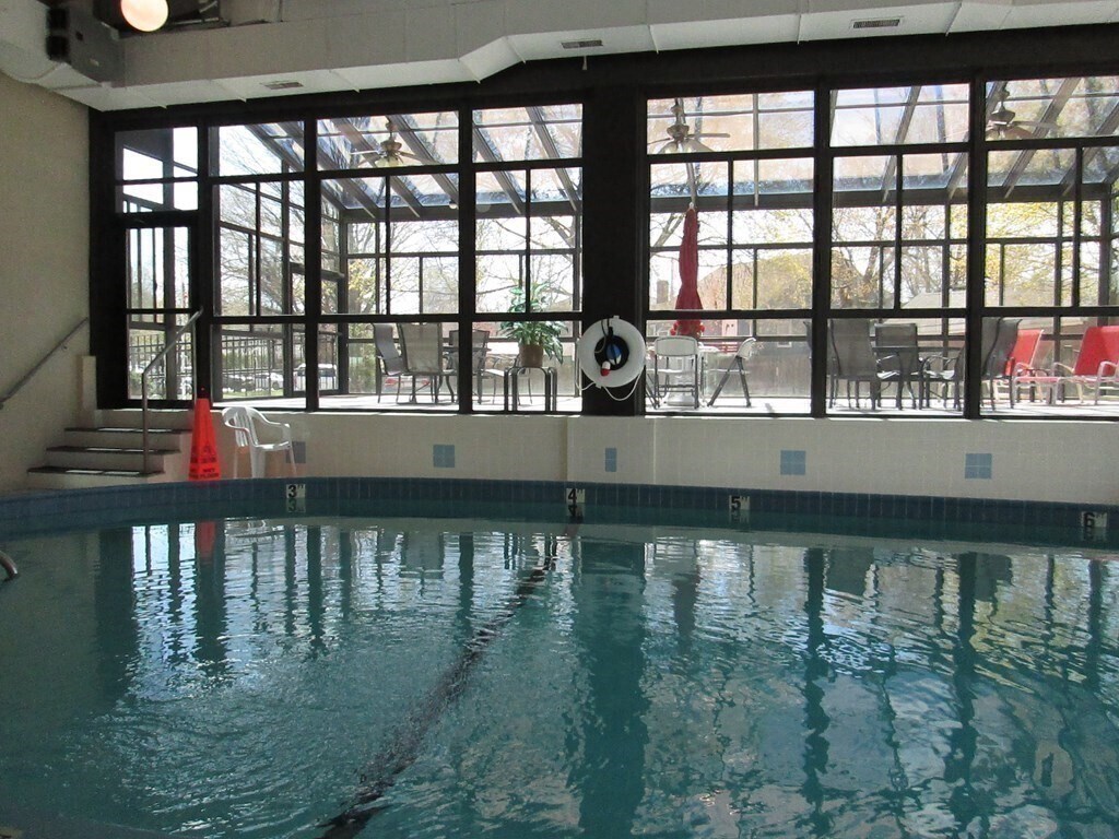 Building Photo - 53 Melrose St