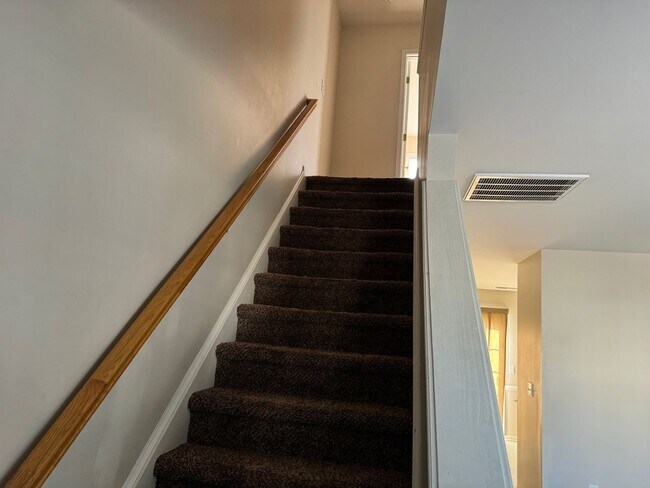 Building Photo - Charming 2-Bedroom, 2-Bath Townhouse in Winston-Salem