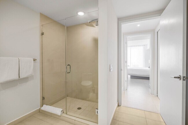 Building Photo - 4111 S Ocean Dr