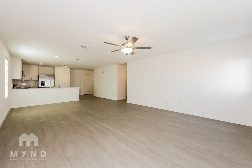 Building Photo - 2705 Mistwood Dr