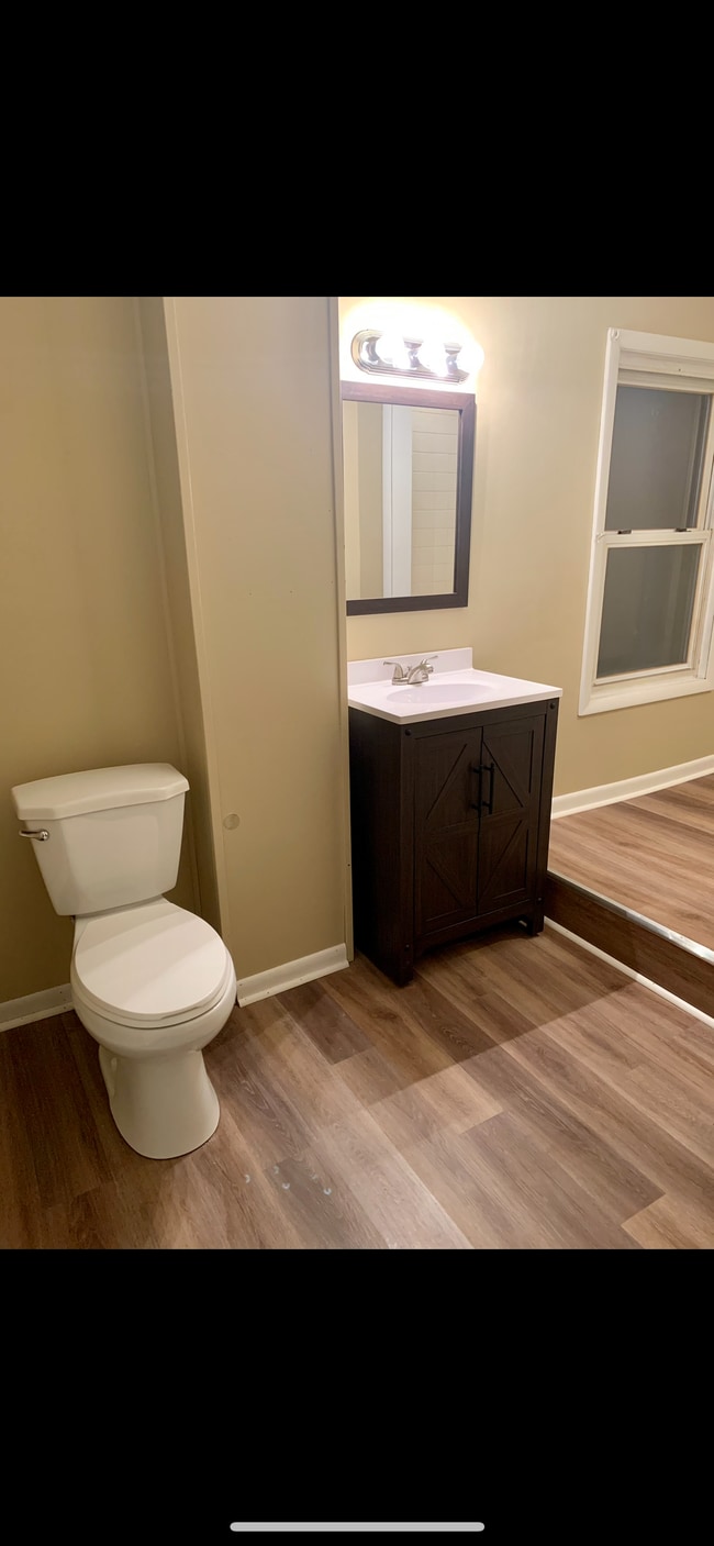 Building Photo - 203 Church St