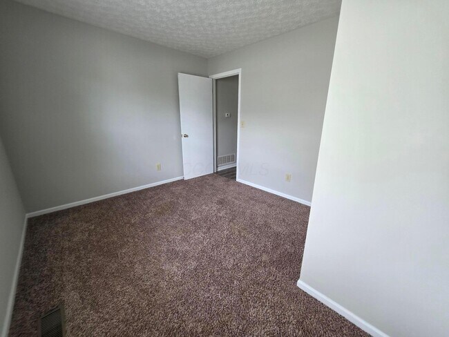 Building Photo - 7253 Fablegate Ct