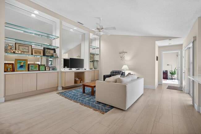 Building Photo - 502 Silverleaf Oak Ct