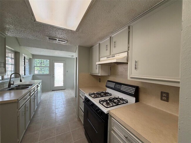 Building Photo - 1412 Gatlinburg Dr