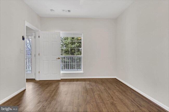 Building Photo - 4560 Strutfield Ln