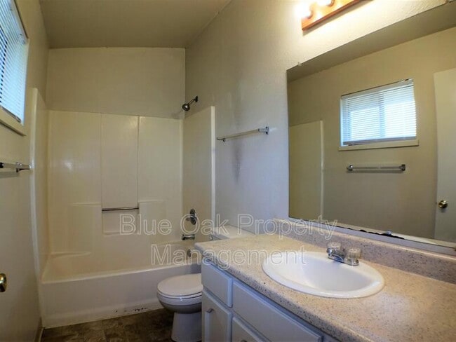 Building Photo - 2811 Morseman Ave