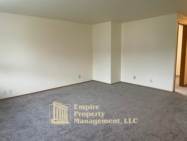 Building Photo - 3819 Dove Ln