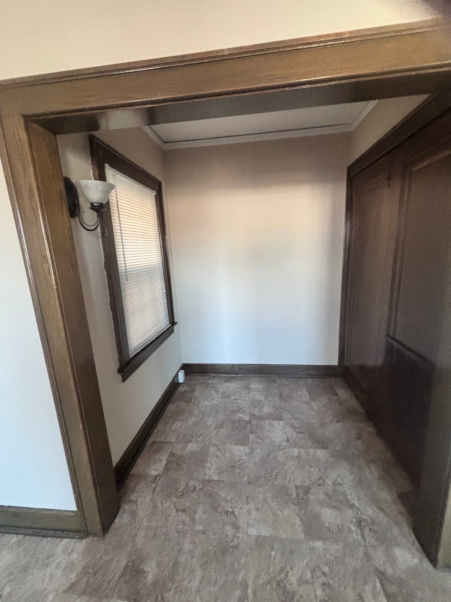 Building Photo - 435 W McKibben St