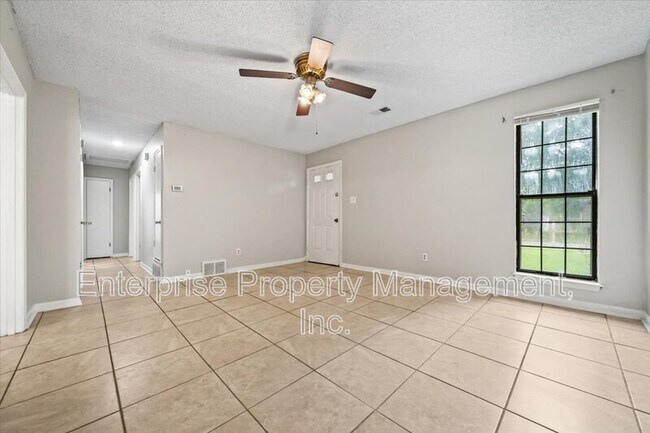 Building Photo - 7103 Tagen Dr