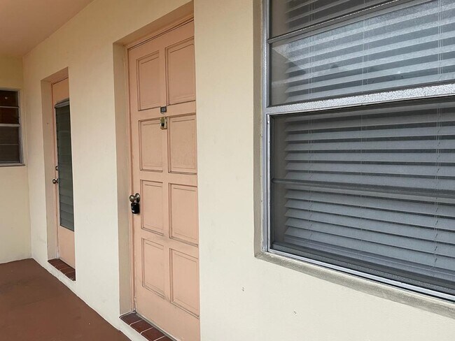 Building Photo - 2005 Jefferson St