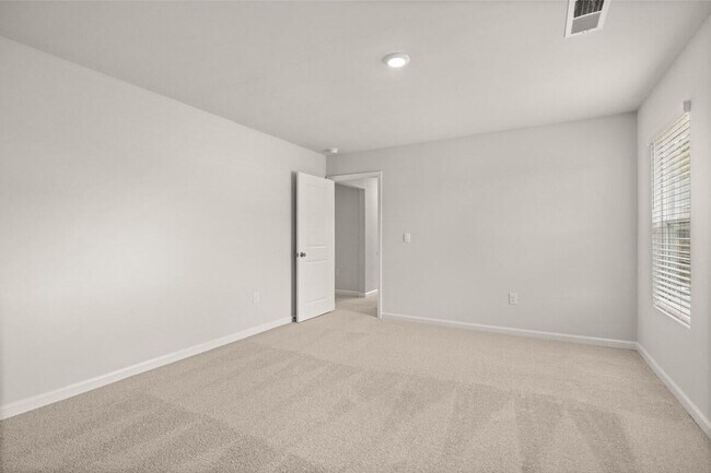 Building Photo - 4639 Southwind Rd